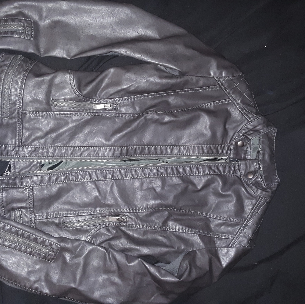 Leather jacket - Picture 2 of 3